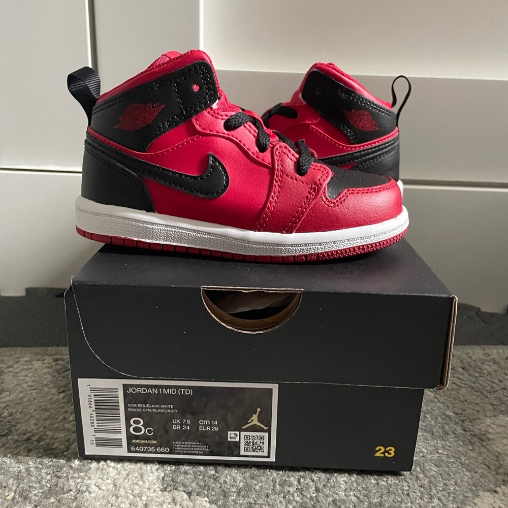 Nike Air Jordan Mid 1 size 8c, New in Box